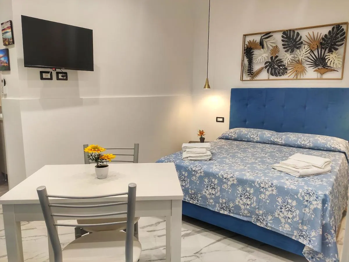 Addu Donn'Anna Ai Quartieri Spagnoli. Napoli 0*,  Italia